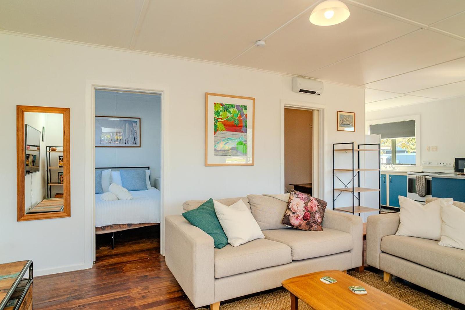 Fun Family Bach, Close To Beach And Shops! Waihi Ngoại thất bức ảnh